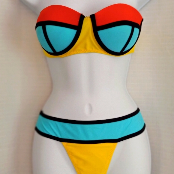 NWOT!✨Color Block Bikini - Picture 2 of 4